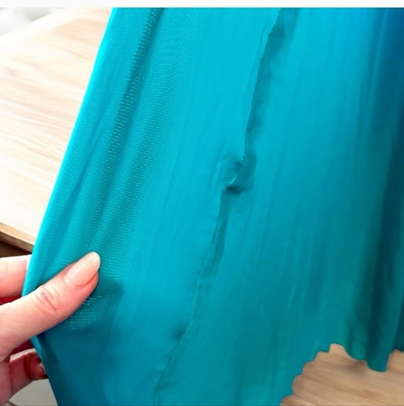 Elegant Teal Evening Gown - Picture 13 of 16